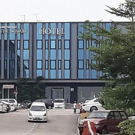 The Square Hotel Skudai Esterno foto