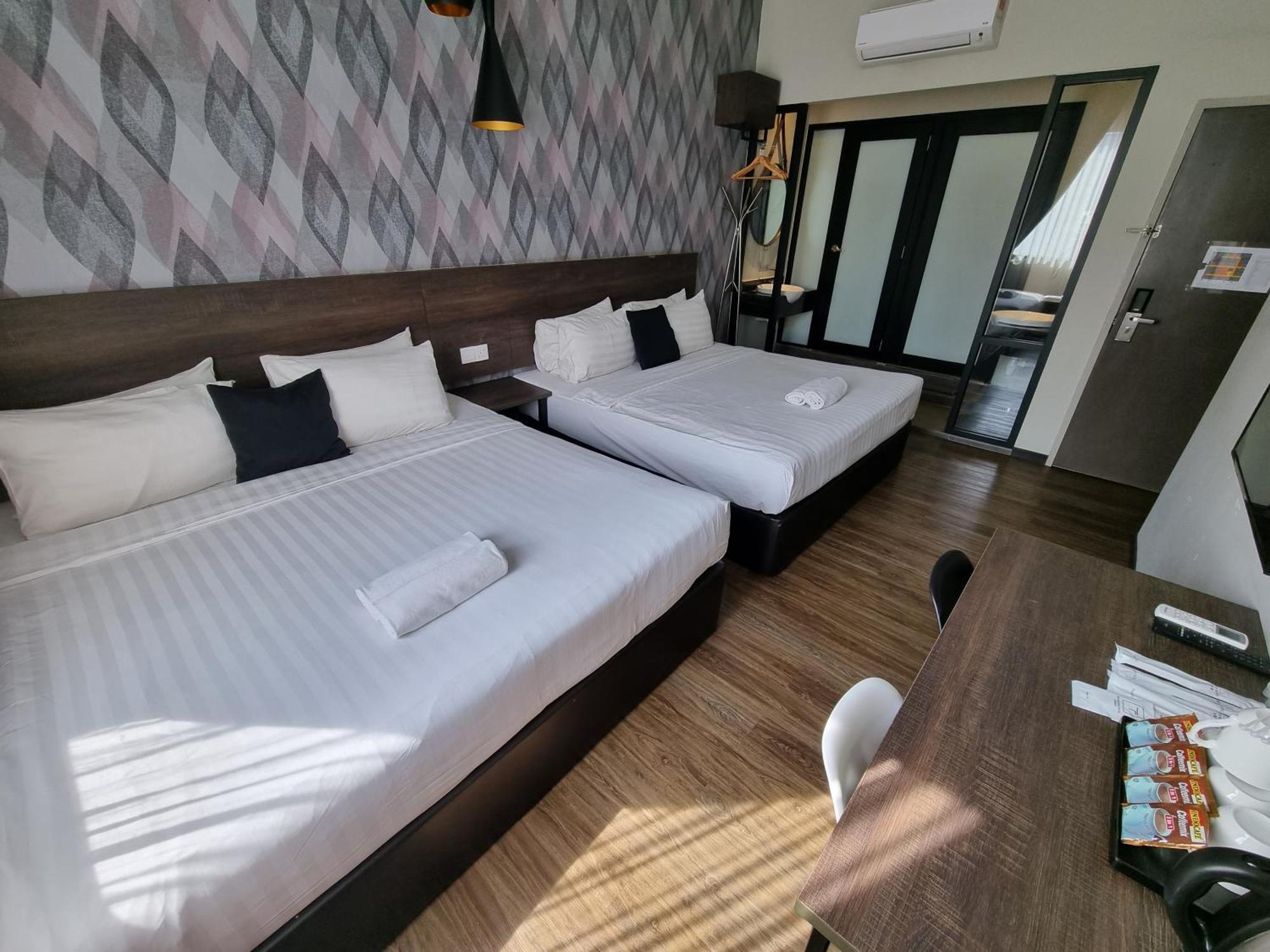 The Square Hotel Skudai Esterno foto