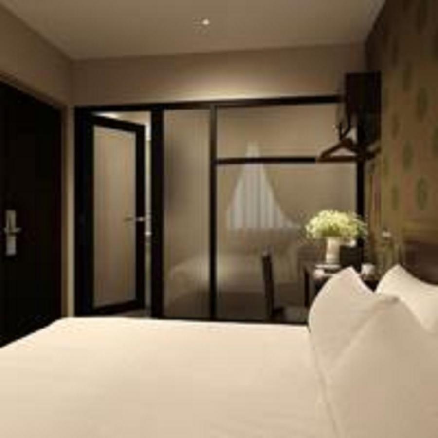 The Square Hotel Skudai Esterno foto