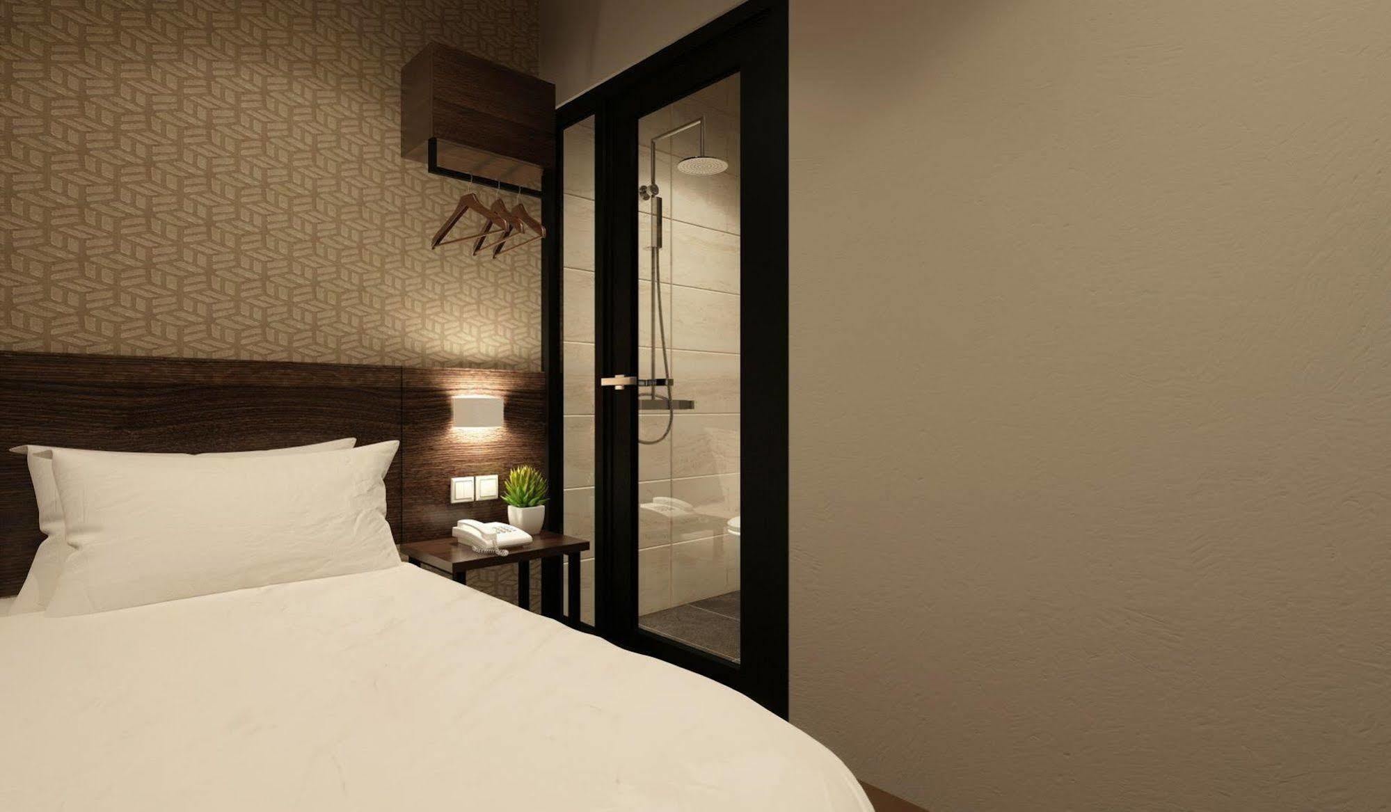 The Square Hotel Skudai Esterno foto